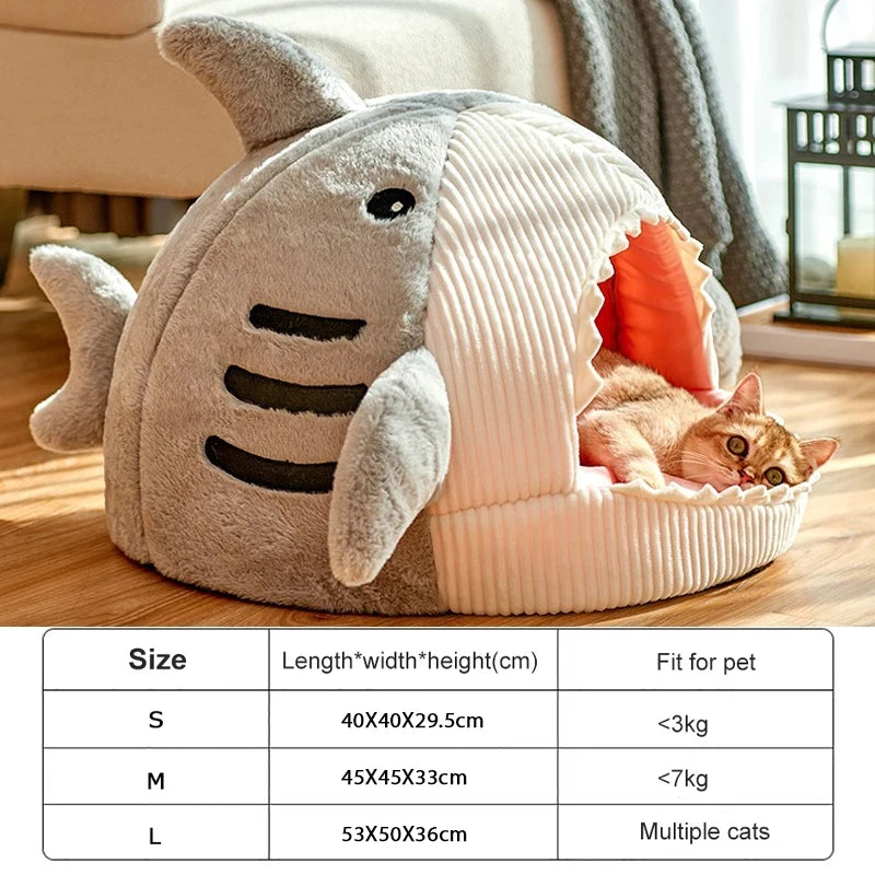 Enclosed Portable Cat Nest